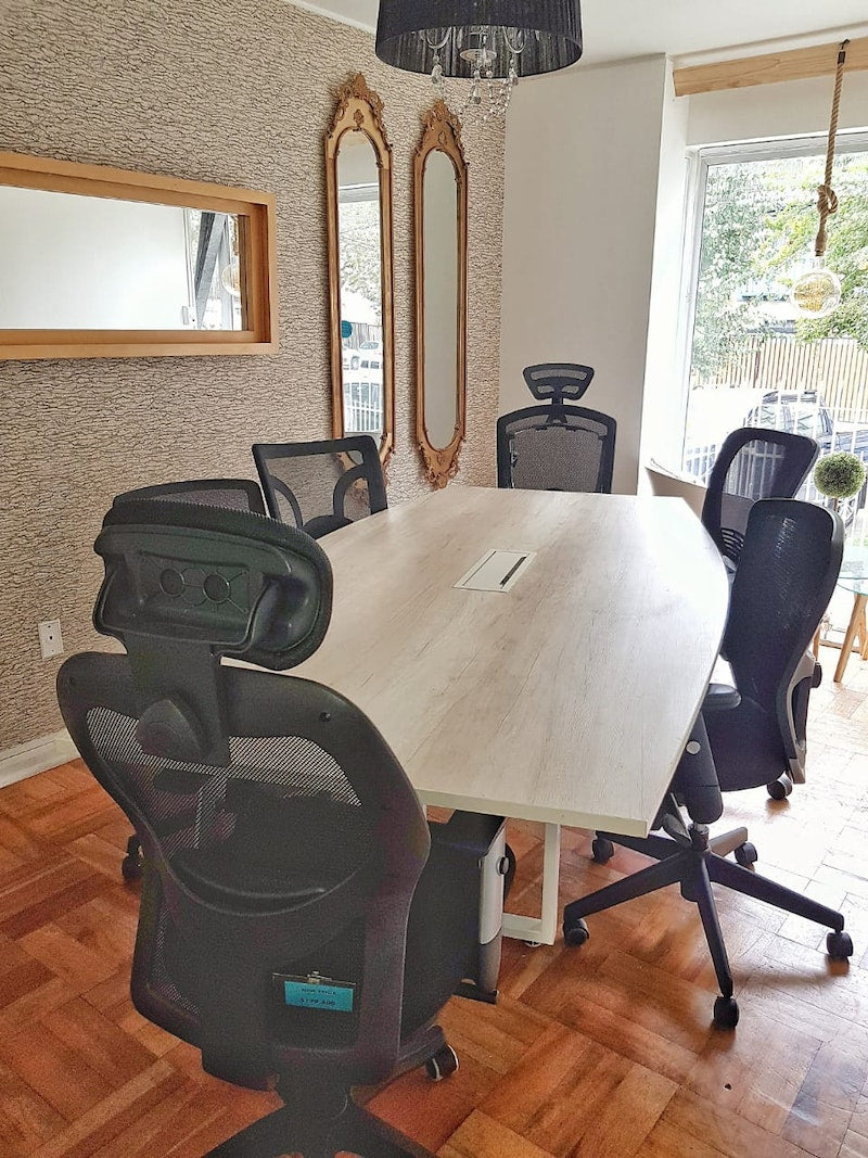 Mesa de reunión 2.40 x 1.20 x 75h Tipo Barril